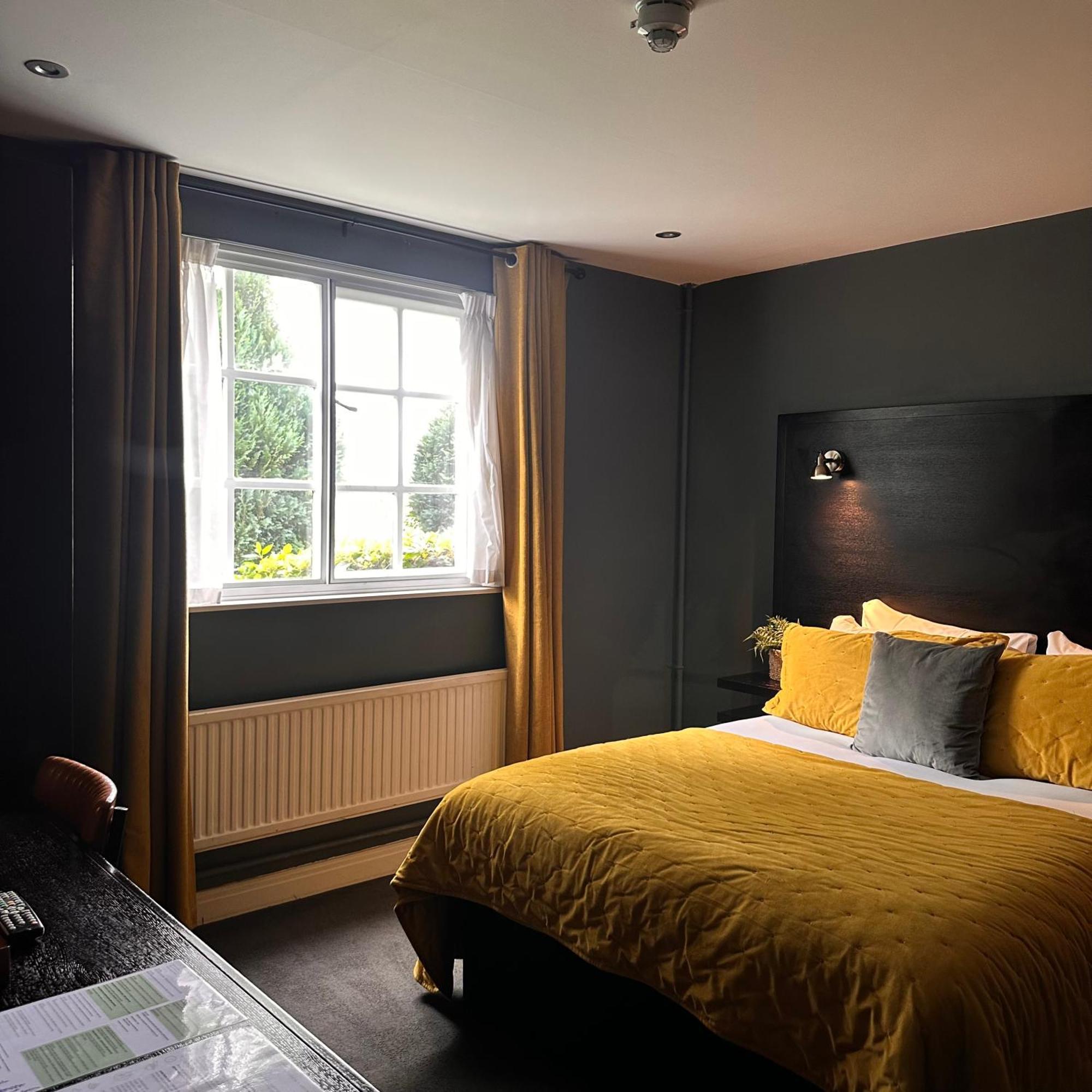 The Vicarage Holmes Chapel Exterior foto